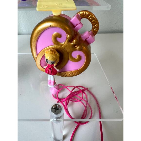 Collection of Shopkins and Polly Pocket Various Compact play-sets, 1 Vehicle - Picture 7 of 9